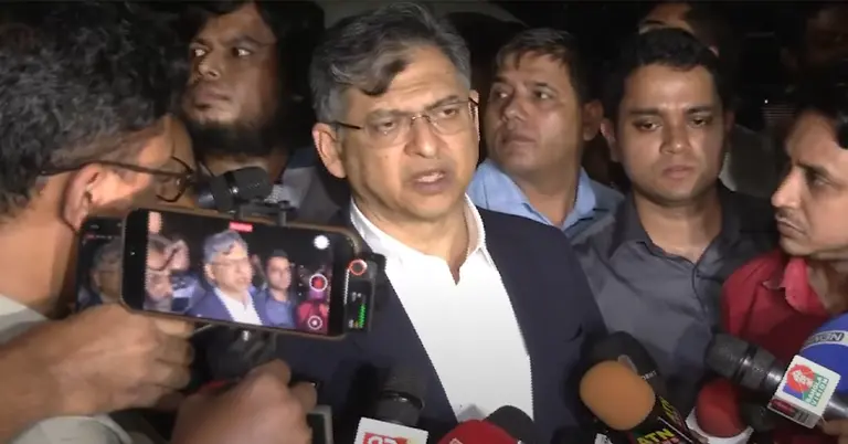 অনশনরত মো. তারেক রহমানের সঙ্গে দেখা করতে গিয়েছিলেন সালাহউদ্দিন আহমেদ